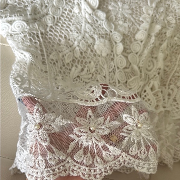Elegant White Lace Women's Top - Picture 3 of 5